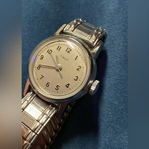 Vintage TIMEX women’s watch silver band
